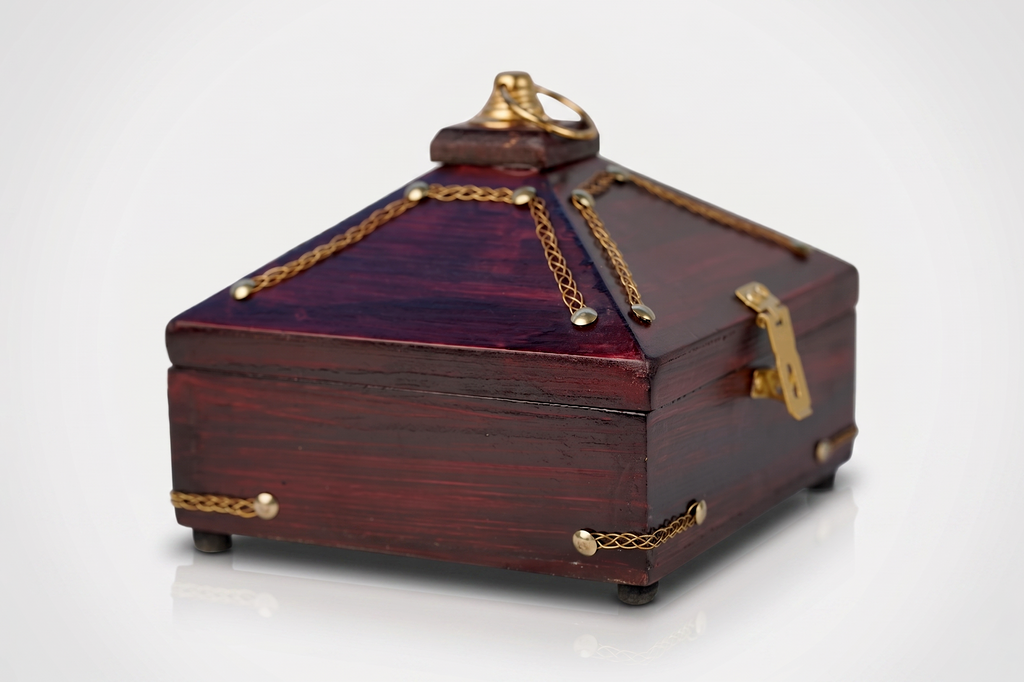Pyramid Jewelry Box